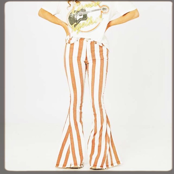 🌟FLASH SALE🌟 “SWEET JANE” Bell Flare Jeans - Picture 6 of 14